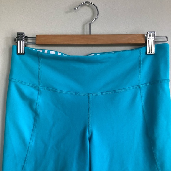 lululemon athletica Vivid Blue Cropped Leggings - Picture 3 of 7